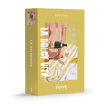 La Dolce Vita 500-piece jigsaw puzzle by Piecely, featuring a woman serving a drink at a picnic setting. Ett avkopplande pussel för vuxna.