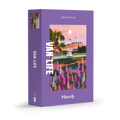 Van Life 500-piece jigsaw puzzle by Piecely, featuring a camper van driving through a scenic landscape at sunset with blooming flowers in the foreground. Ett pussel för vuxna med tema resor och äventyr.